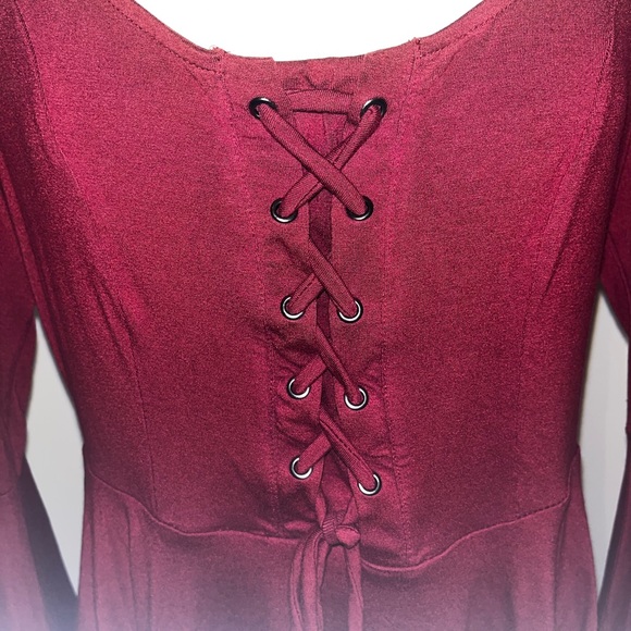 Hot Topic Burgundy Long Sleeve Top with Black Lace Skull Back - Picture 7 of 8